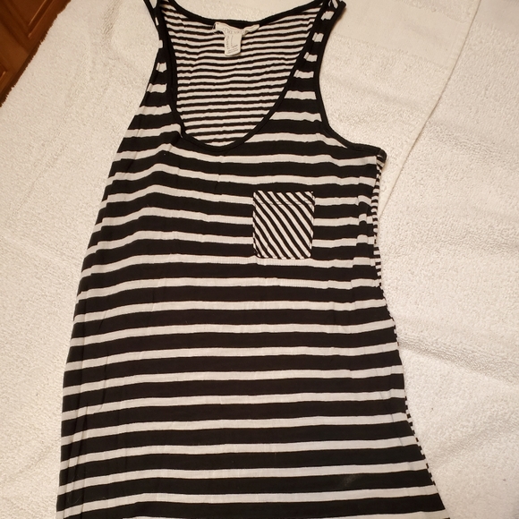 Sale 3 tank tops - Picture 11 of 14